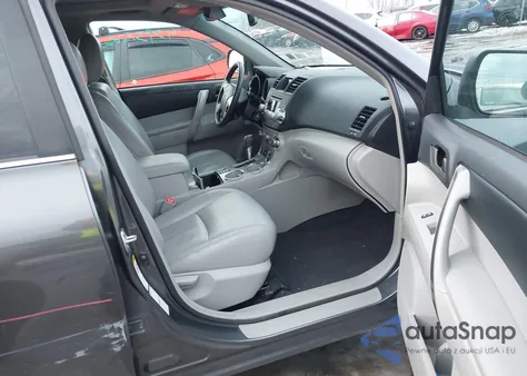 2011 Toyota Highlander Se V6 from USA, damaged, VIN 5TDBK3EH8BS060935